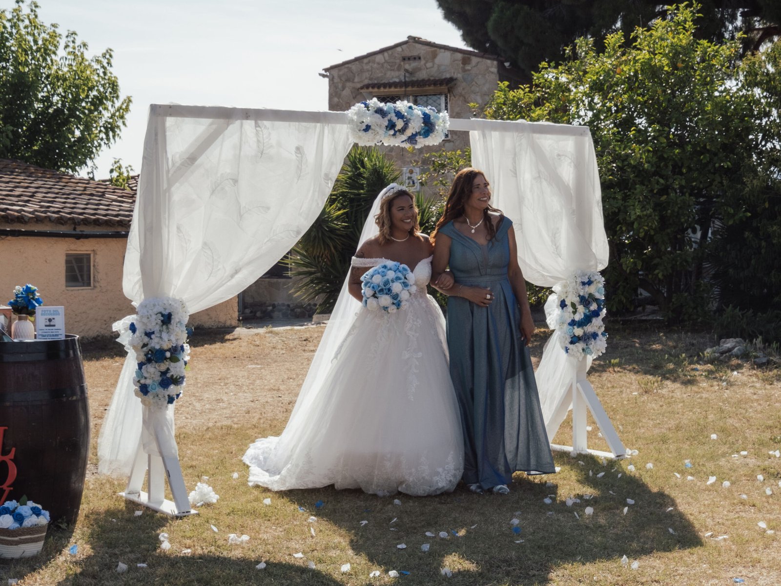 Novios con invitados